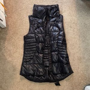 Lululemon nylon vest filled with goose down feathers